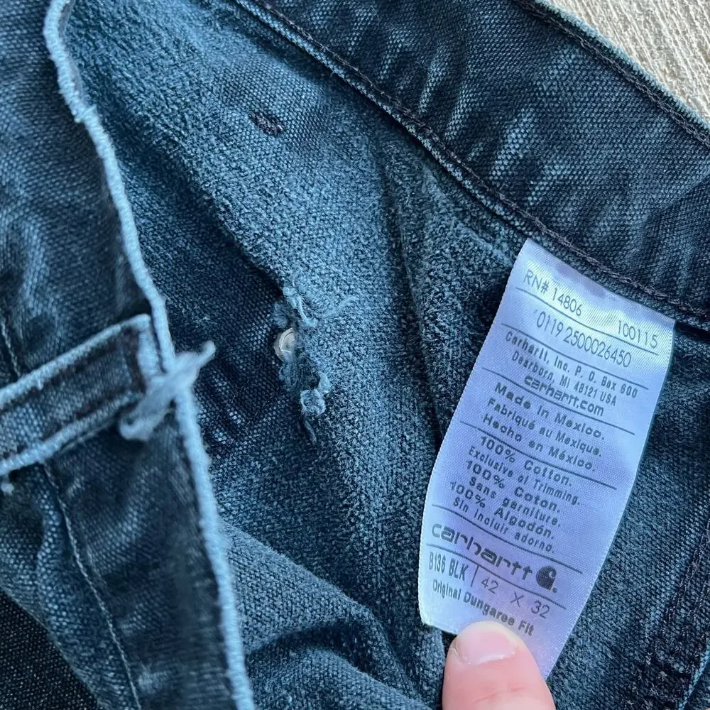 Carhartt wear black fade